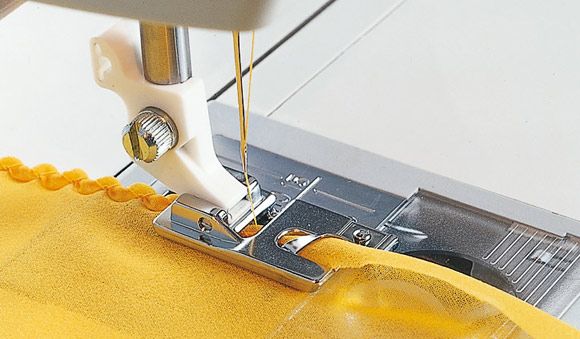 Cutex Sewing narrow zipper piede con fondo Teflon per macchina da cucire industriale # T363 